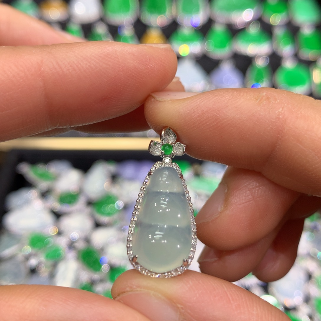 翡翠18K金镶嵌吊坠(不含链)