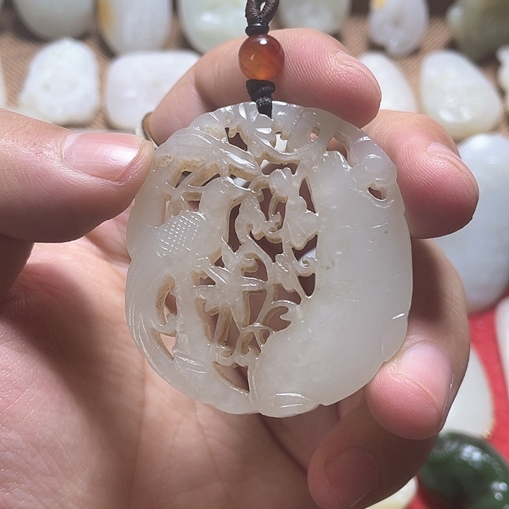 和田玉颈饰未镶嵌