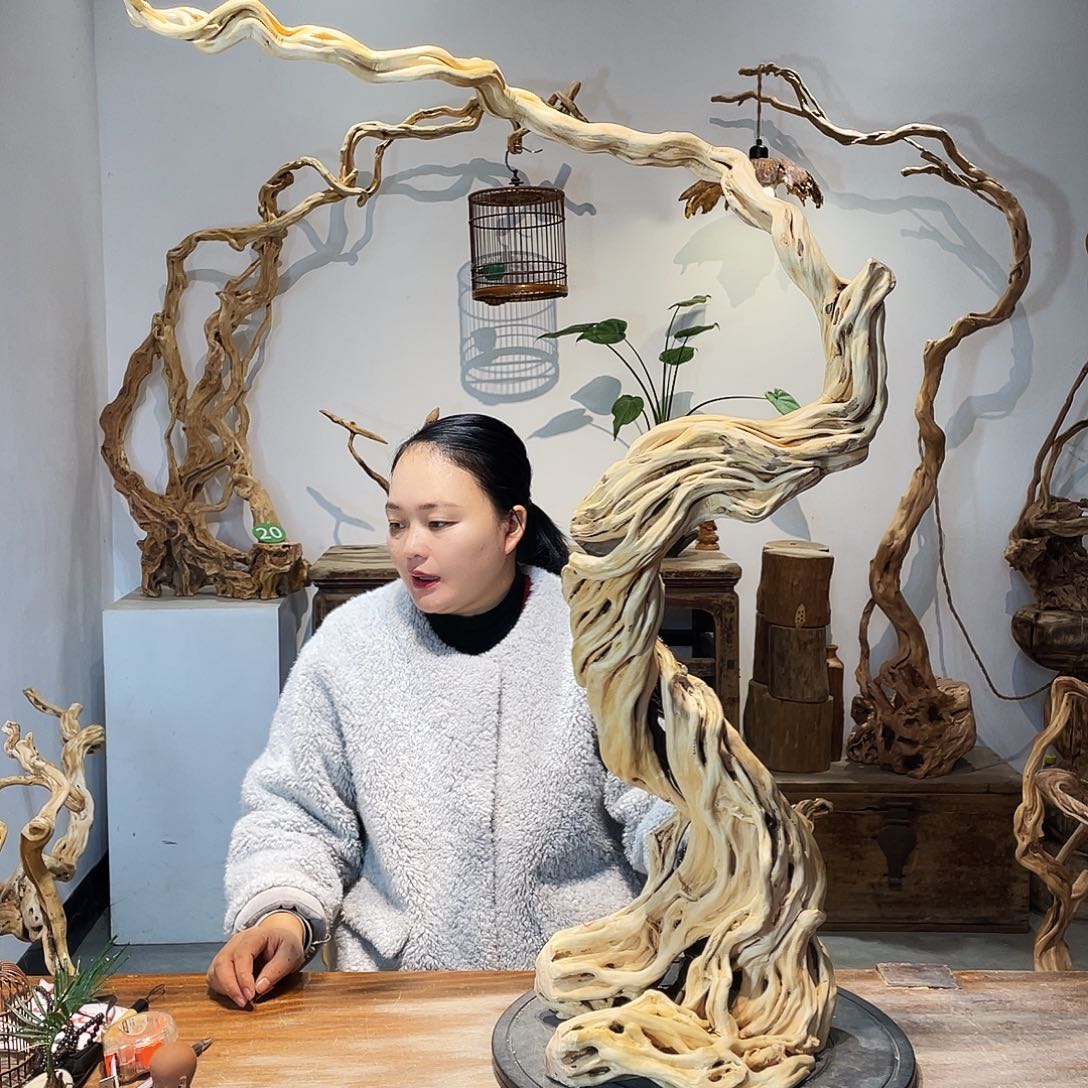 ****倾天然根雕陶制艺术品