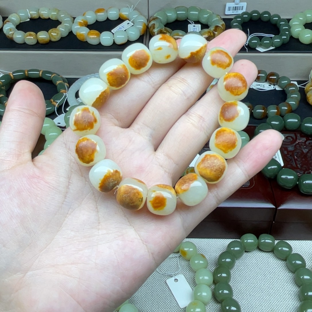 和田玉（糖玉）未镶嵌手链