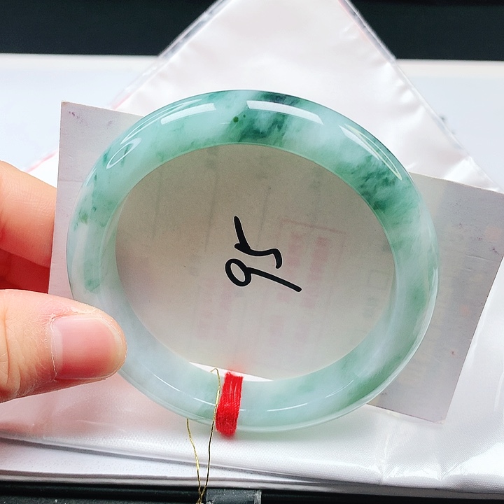 翡翠手镯未镶嵌57➕圈口