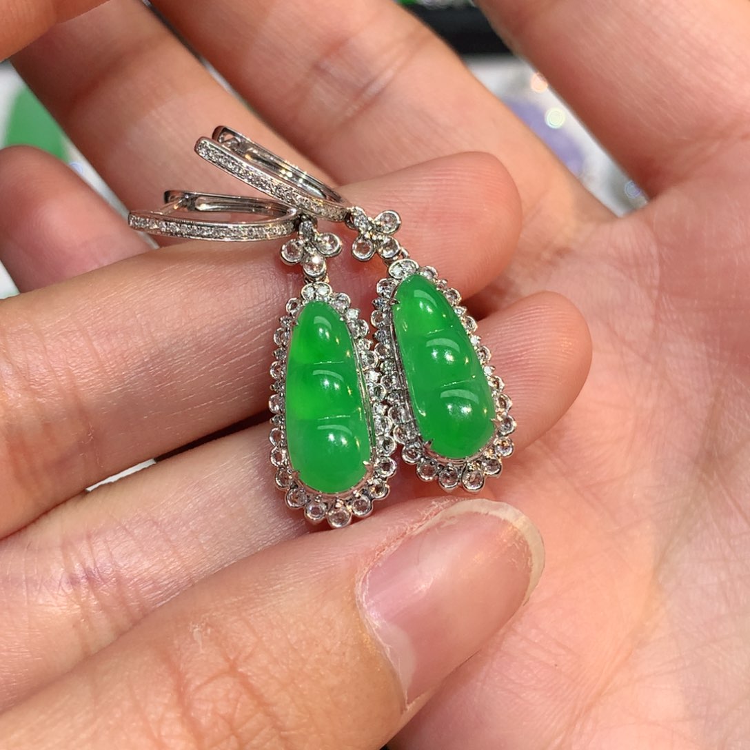 翡翠颈饰18K金镶嵌m***z翡翠