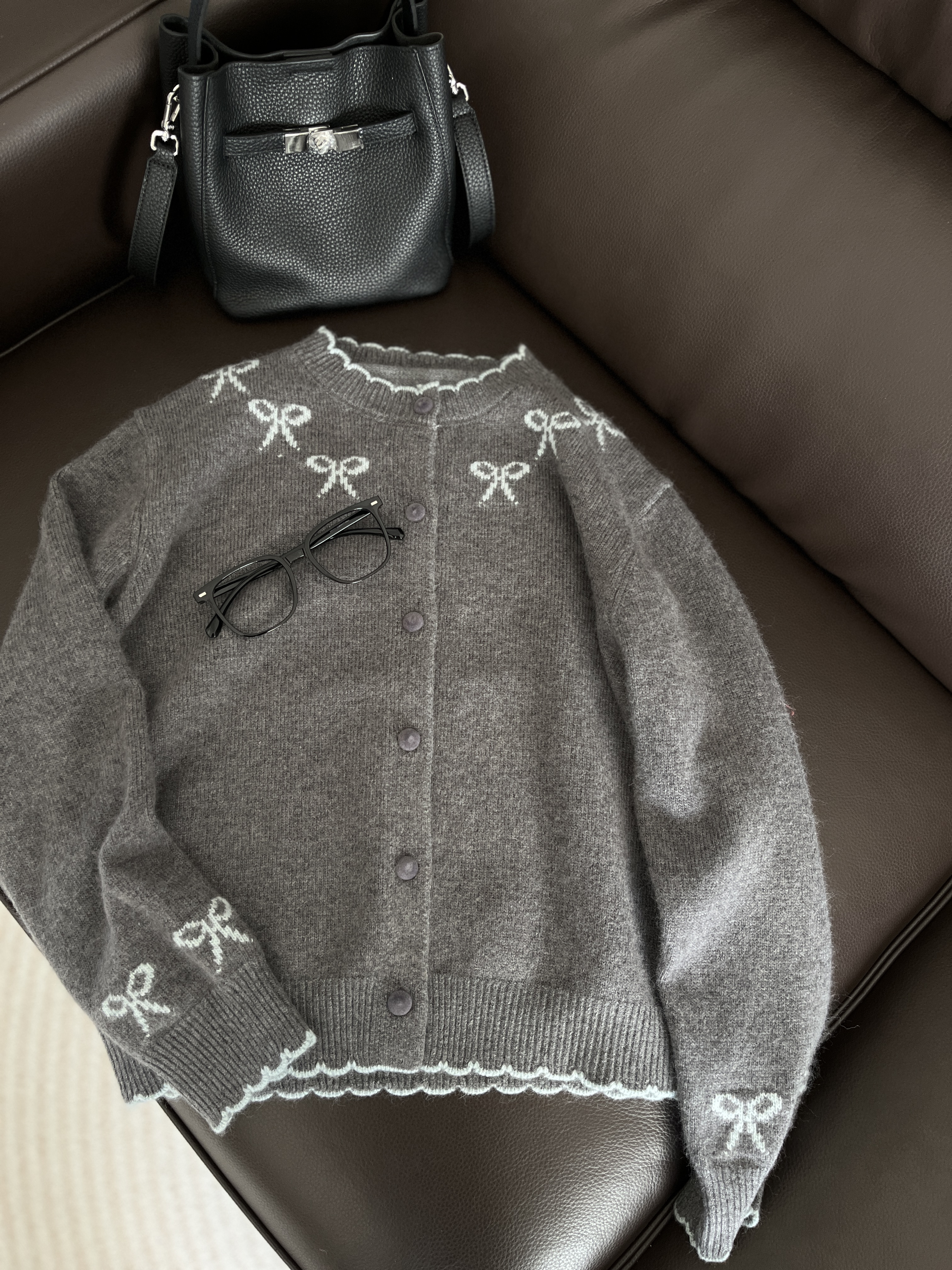 2025冬季新款韩系 温柔 减龄 灰色 蝴蝶结 短款 加厚 显瘦 开衫