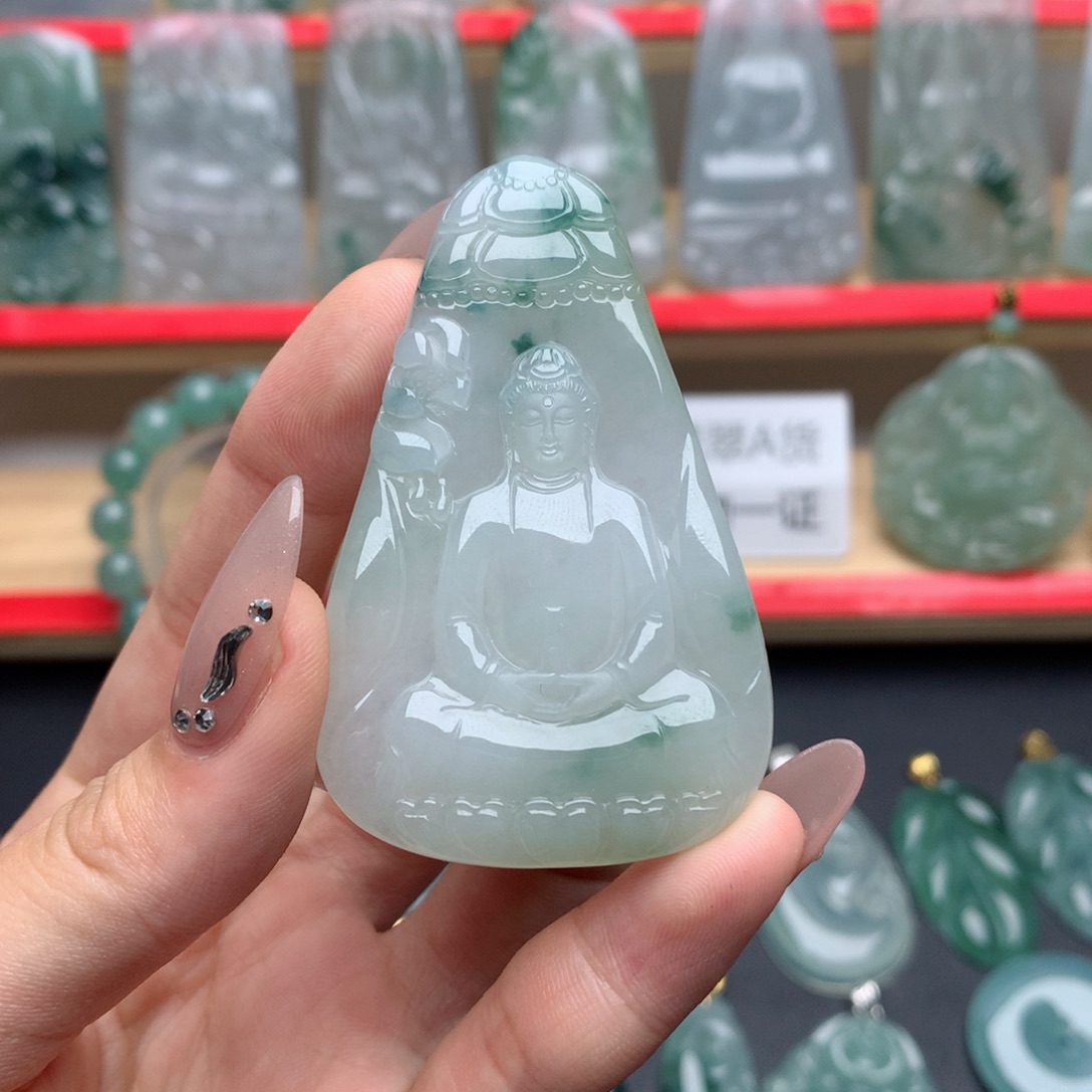 翡翠未镶嵌颈饰素衣