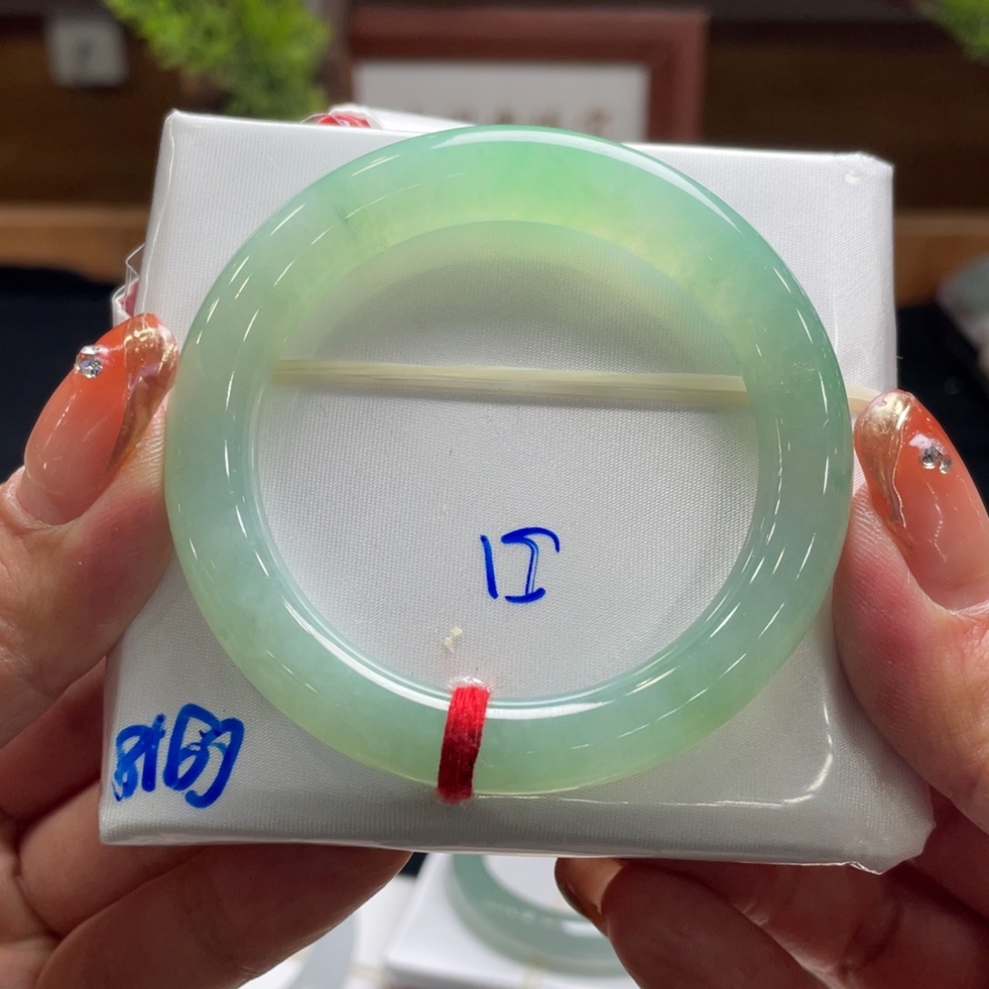 翡翠手镯未镶嵌翡翠51圆条