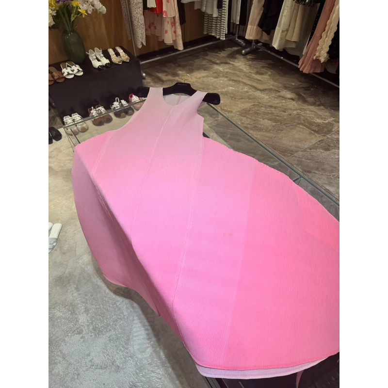 WW2025新款女士时尚百搭无袖连衣裙W201177