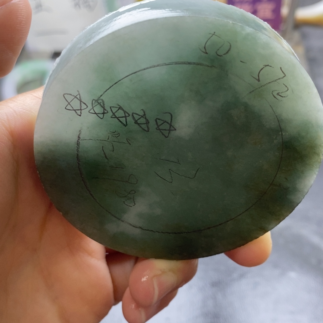定制翡翠未镶嵌翡翠手镯