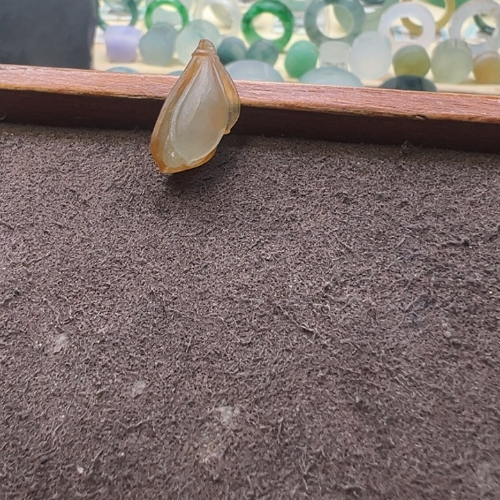 定制翡翠未镶嵌翡翠吊坠