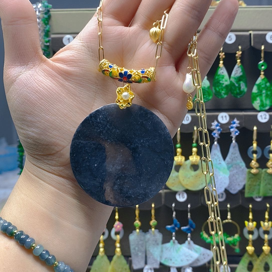 颈饰未镶嵌翡翠翡翠