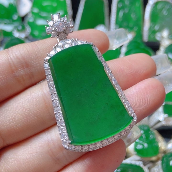 翡翠颈饰银S925镶嵌             