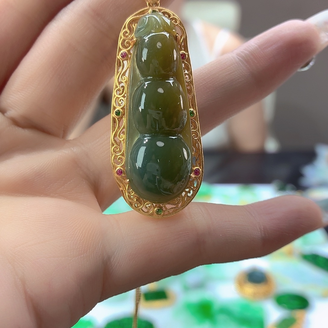 翡翠银S925镶嵌颈饰翡翠