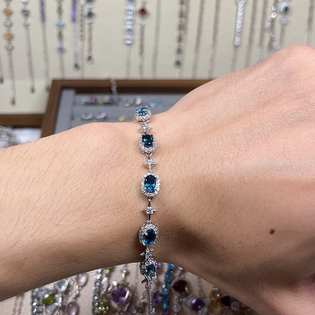 银S925镶嵌手链托帕石