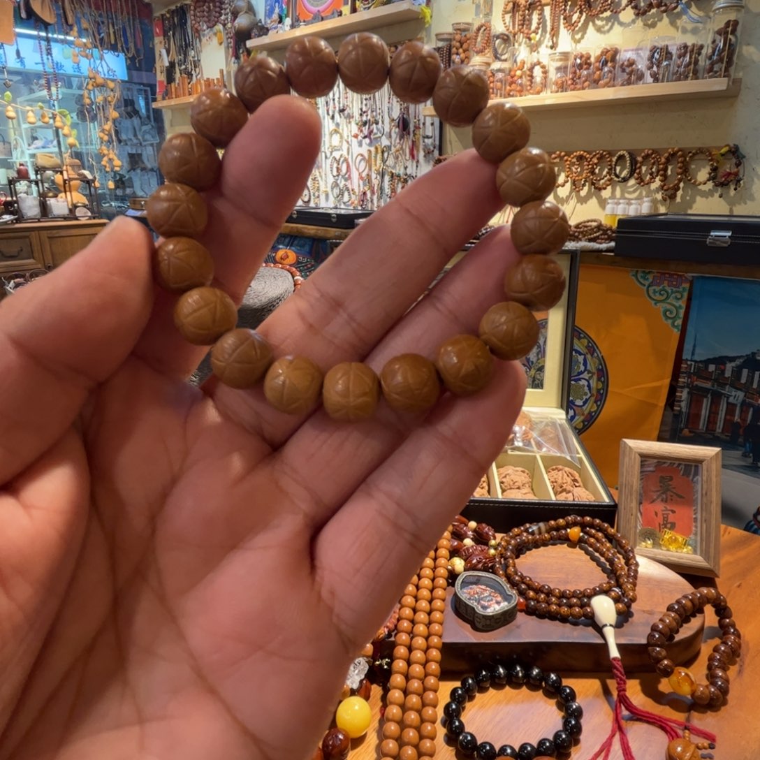 猴头核桃吊坠手串