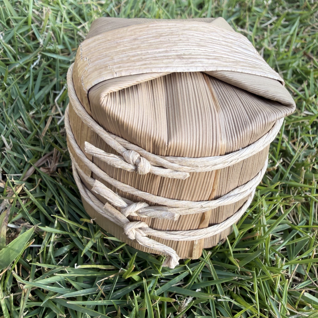 2015年古韵宫廷熟普：条索紧细、匀整，带有荷香、药香，茶汤甜滑、细腻