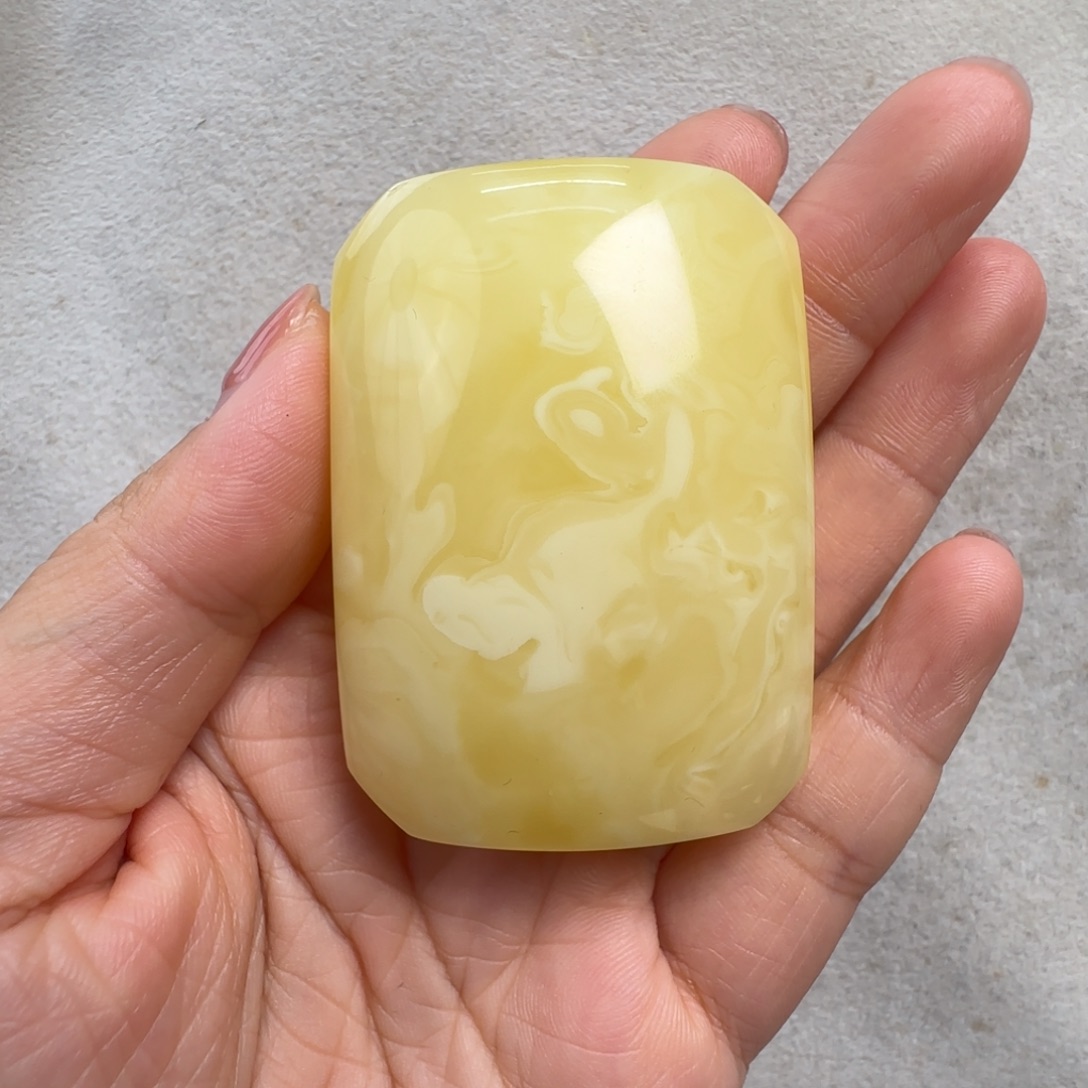 蜜蜡未镶嵌珠宝奇石