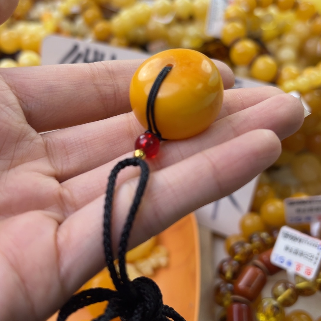 琥珀珠宝奇石未镶嵌