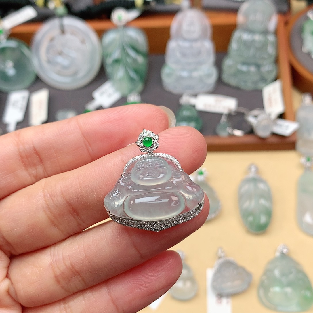 翡翠颈饰18K金镶嵌佛公