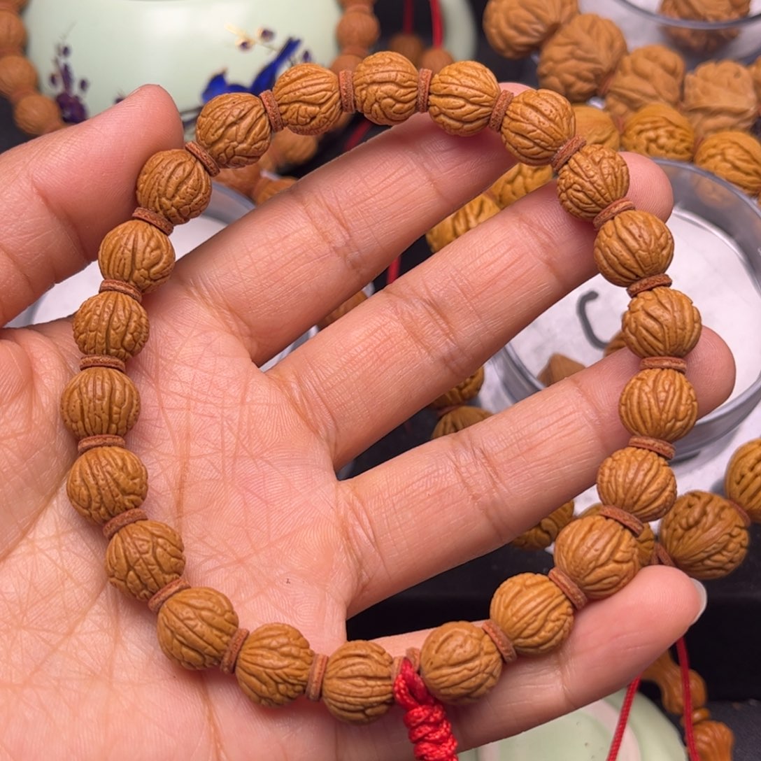 逯***琳桃核吊坠龙纹桃核