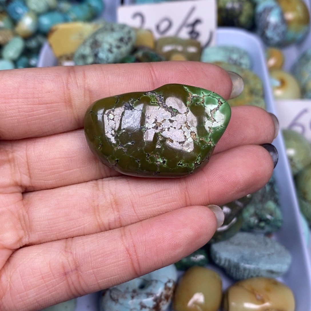 海***空绿松石未镶嵌挂件