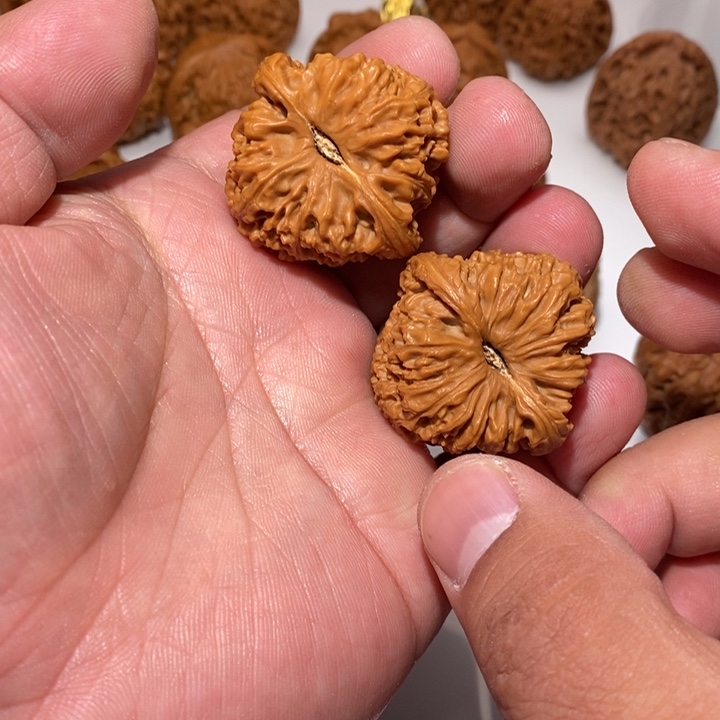 桃核吊坠长*文玩核桃