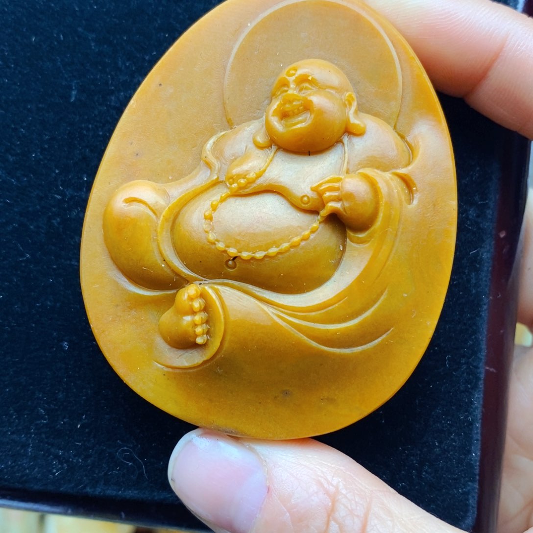 石英质玉（黄龙玉）未镶嵌颈饰