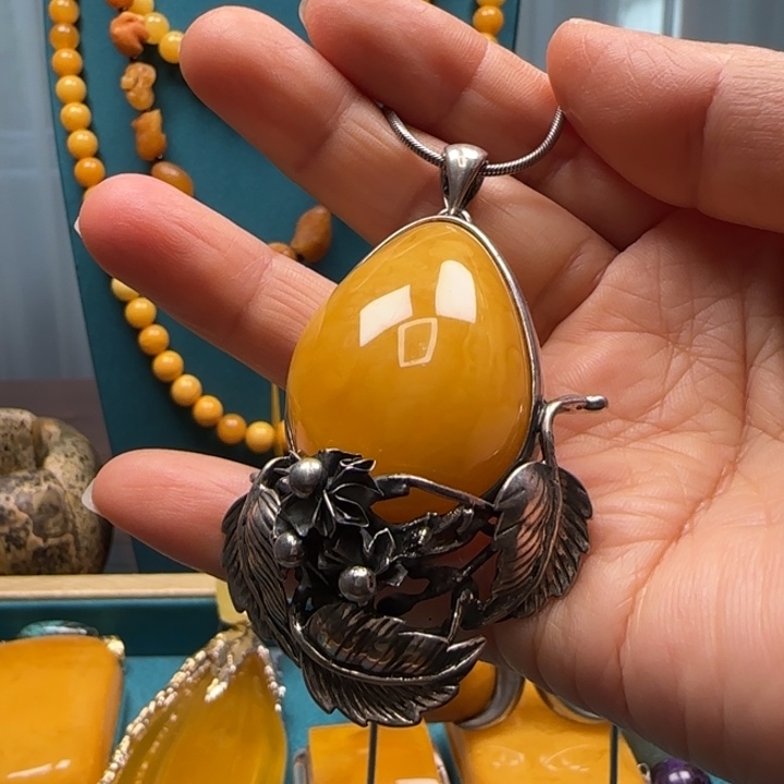 琥珀未镶嵌颈饰波兰设计款琥珀蜜蜡