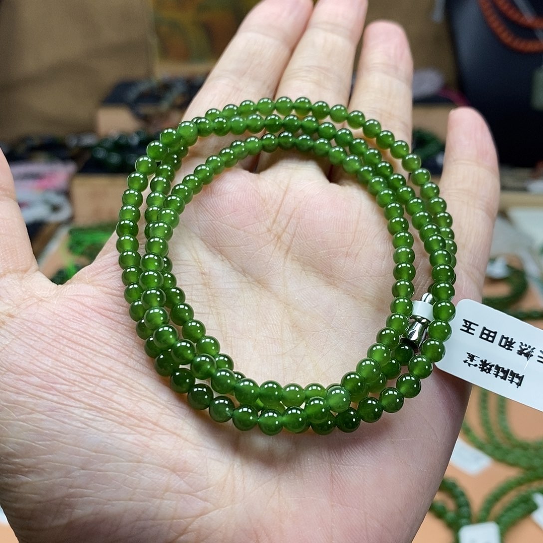 颈饰未镶嵌和田玉（碧玉）4mm辣绿