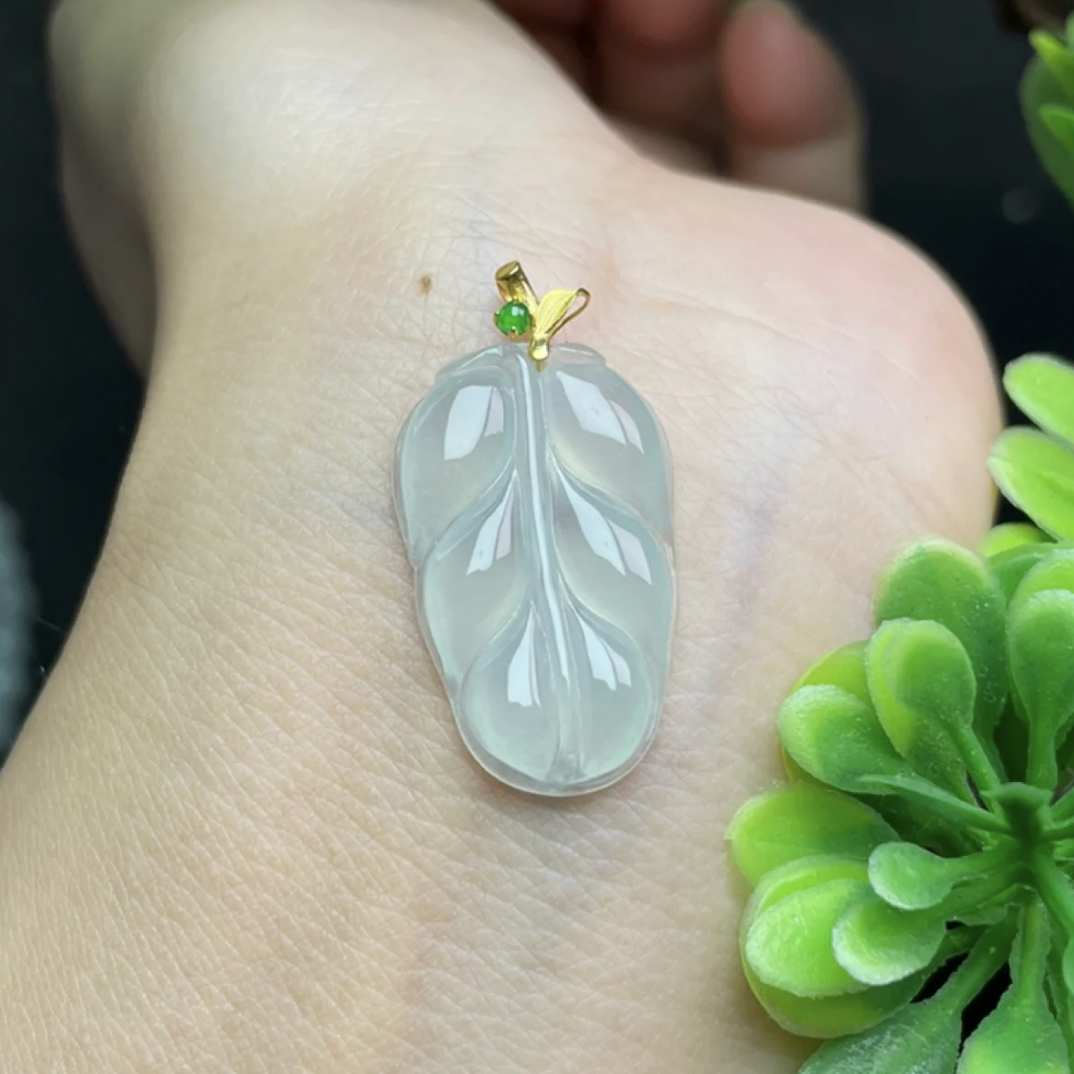 天然缅甸A货翡翠冰胶晴底小清新文艺休闲时尚金枝玉叶子锁骨链