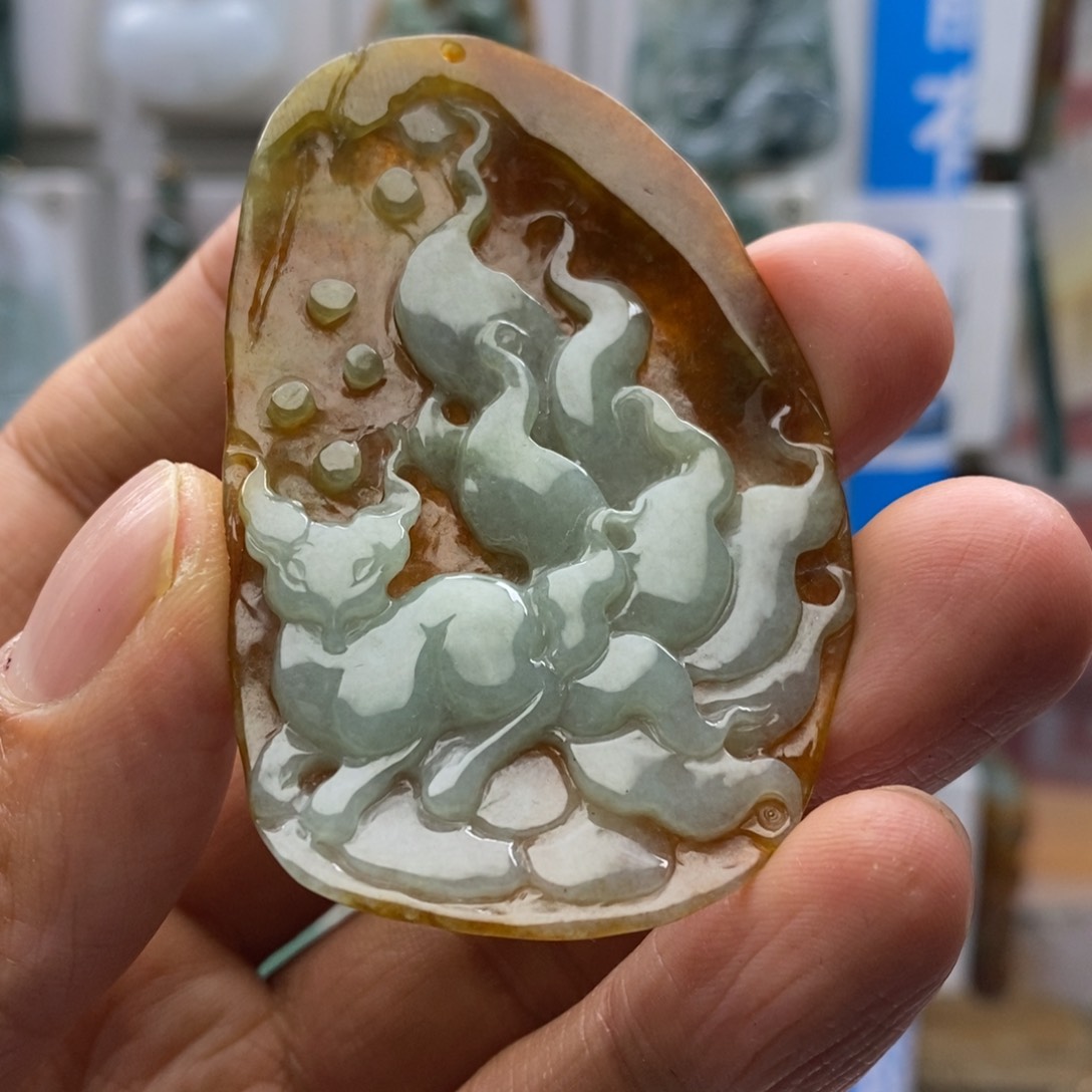 翡翠颈饰未镶嵌九
