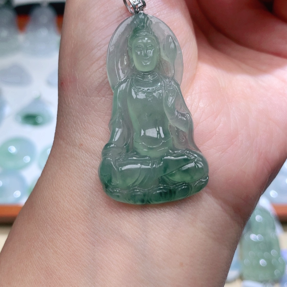 【闪购商品】翡翠颈饰18K金镶嵌观音