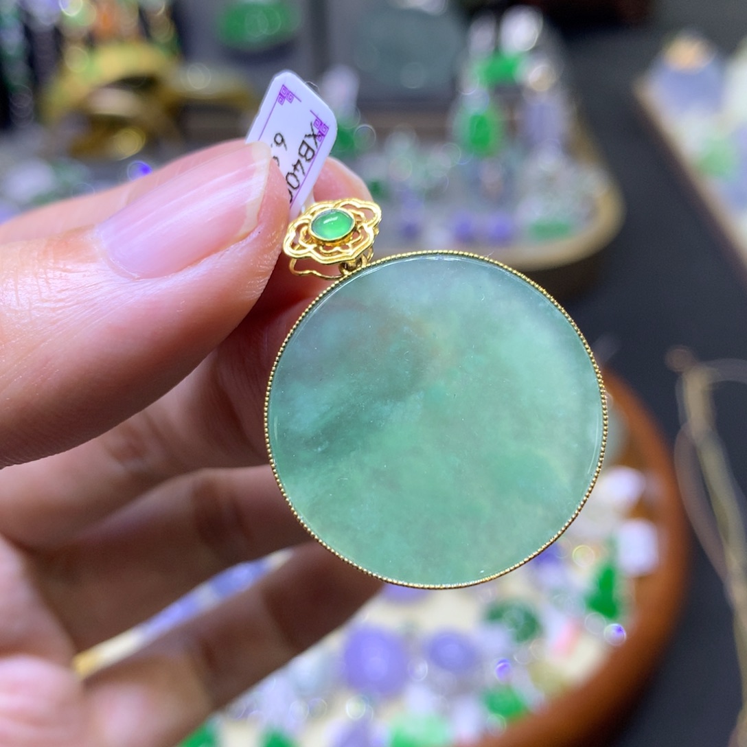 翡翠18K金镶嵌颈饰翡翠玉石吊坠项链