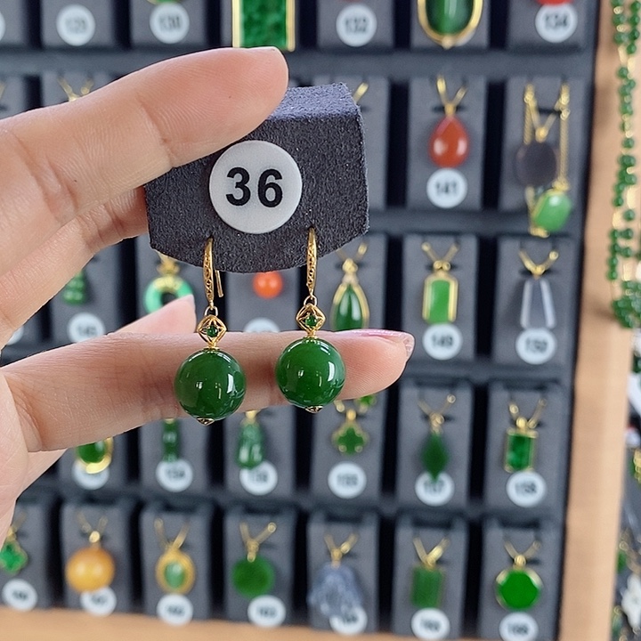 和田玉耳饰18K金镶嵌