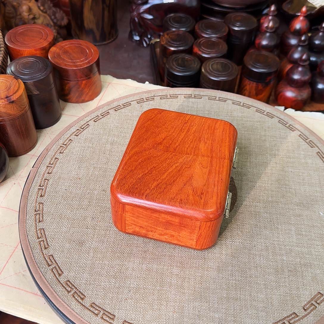 游***泳交趾黄檀（大红酸枝）