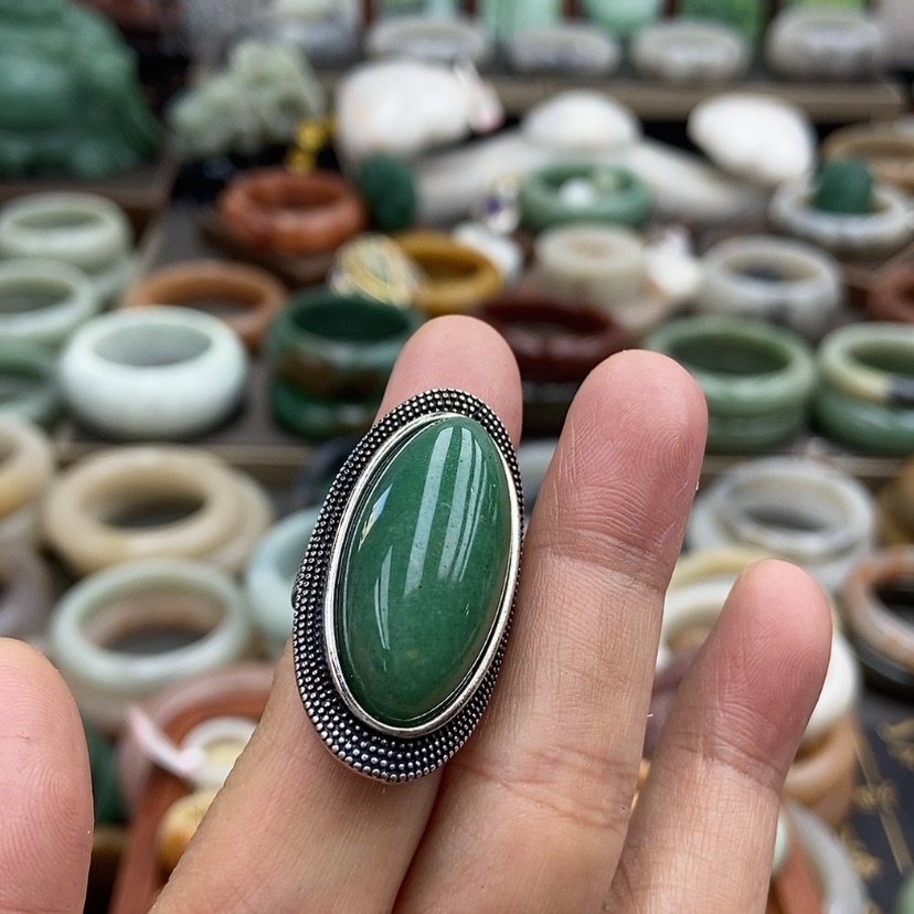 【闪购商品】石英质玉戒指未镶嵌