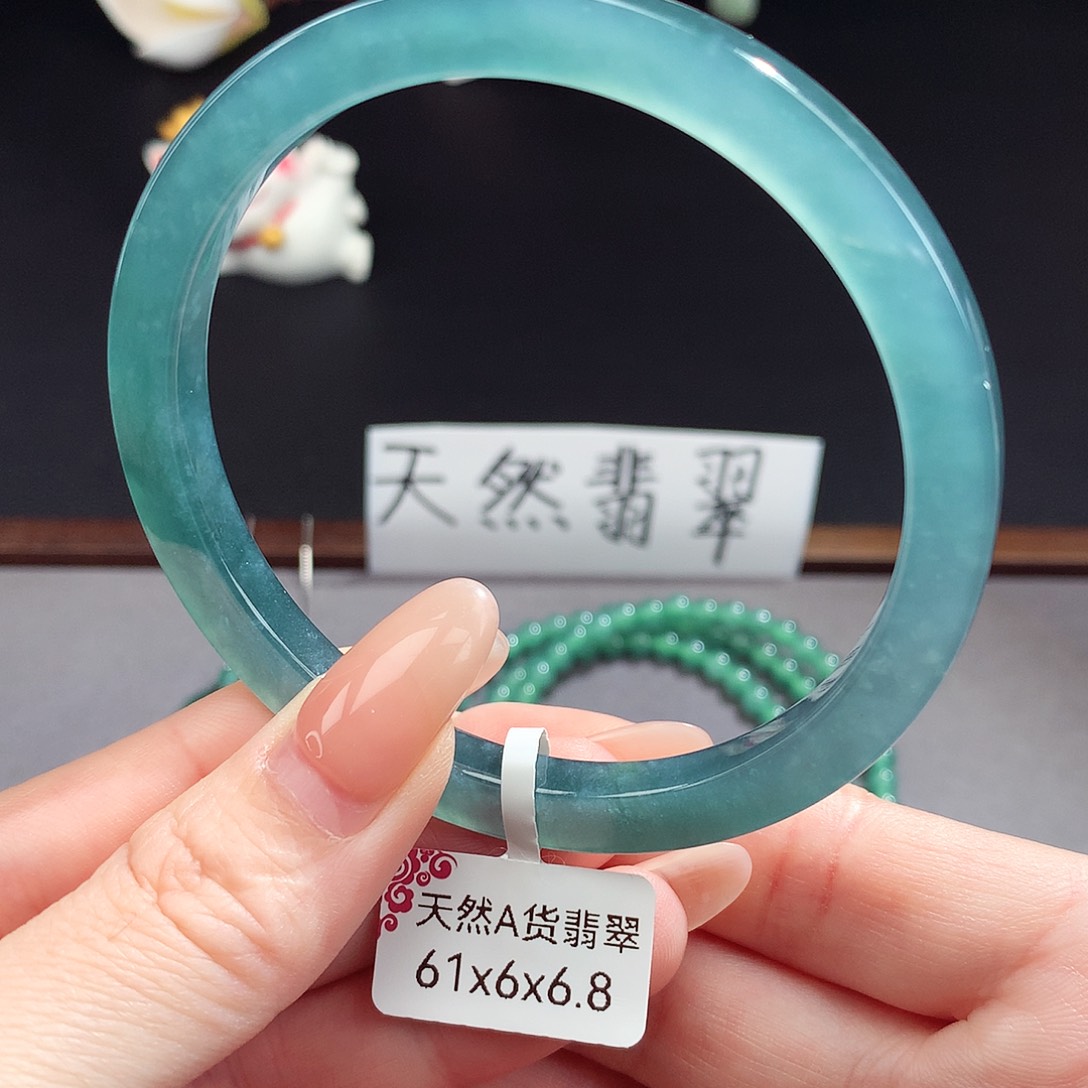 翡翠手镯（圆镯）未镶嵌