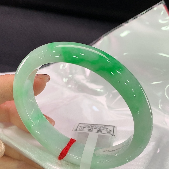 翡翠手镯未镶嵌贵妃56-57