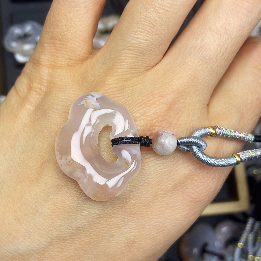 石英质玉颈饰未镶嵌?****?