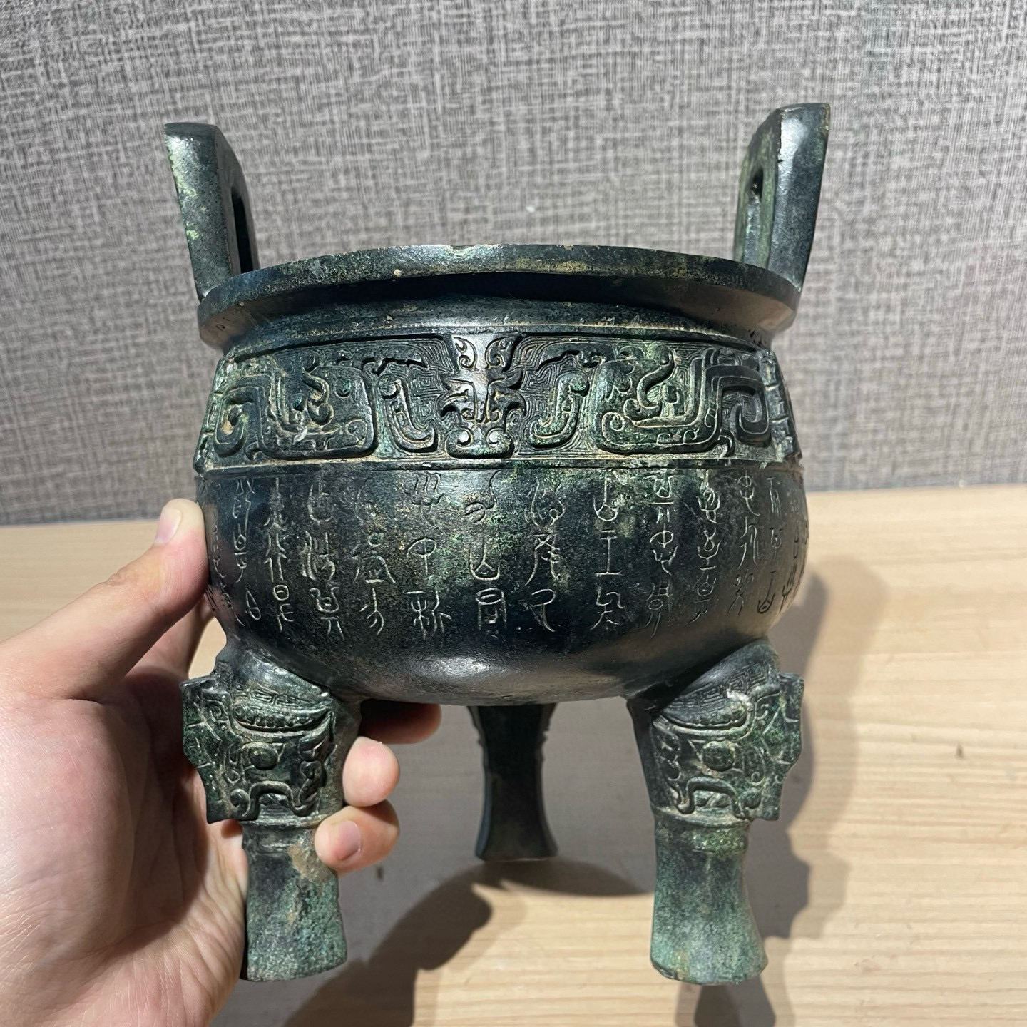 复古三足鼎，家居摆件，博古架，纯铜制品，仿古青铜器高度23厘米
