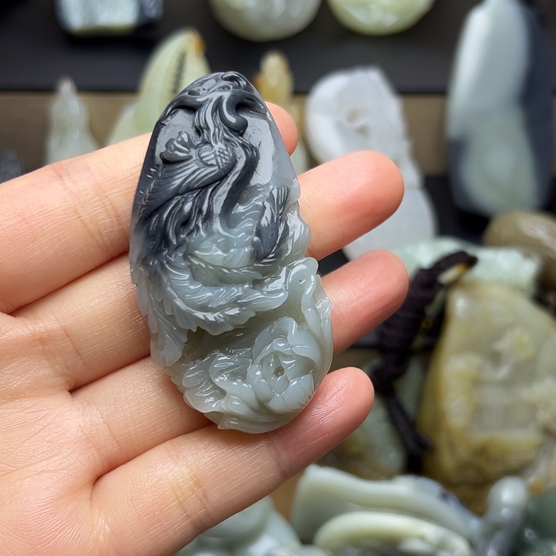 ~****和田玉未镶嵌挂件