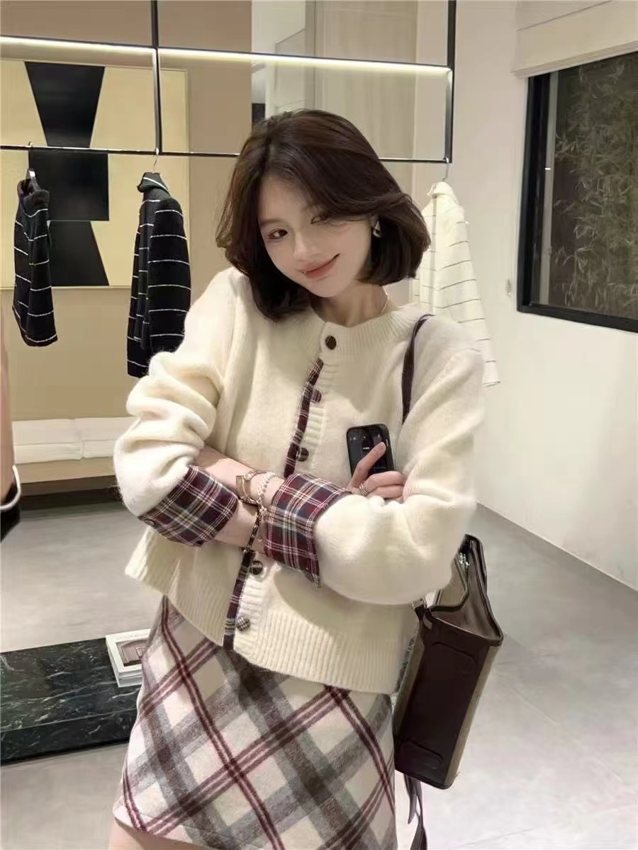 针织拼接开衫毛衣