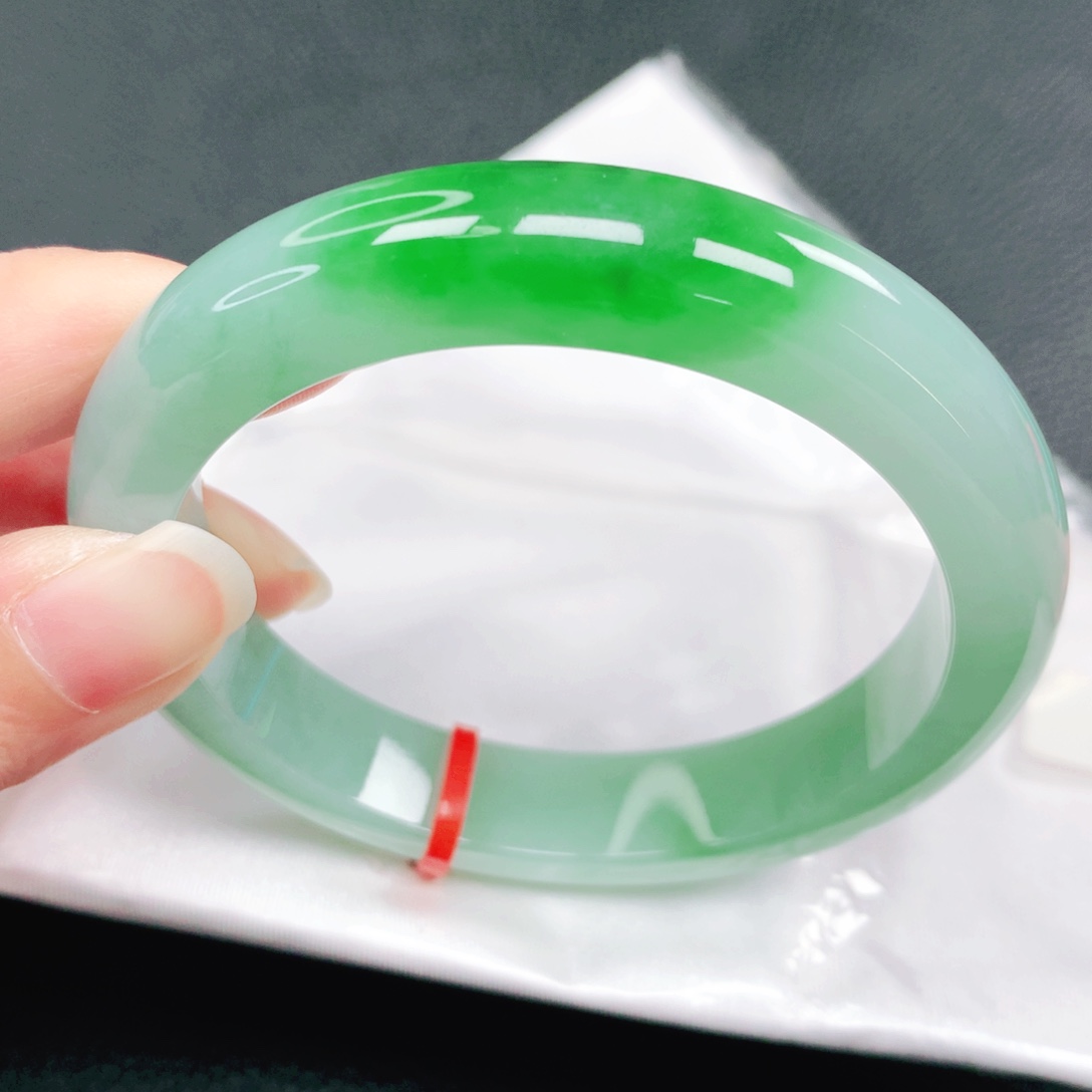 翡翠未镶嵌手镯58圈