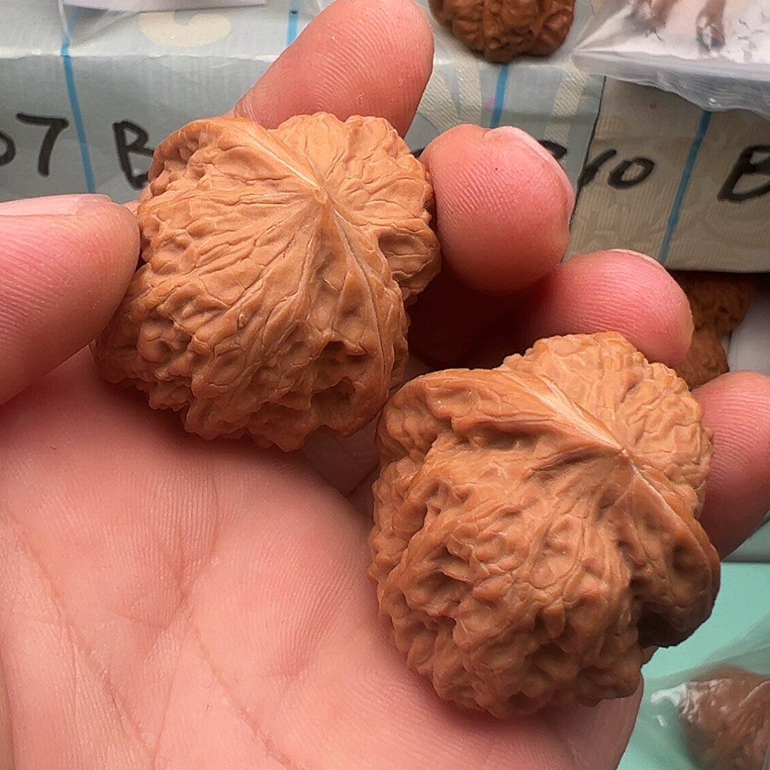 桃核把件小凹底36