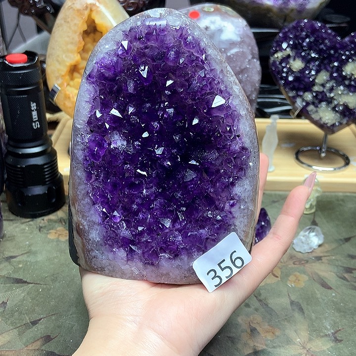 紫晶大型摆件（非配饰）未镶嵌