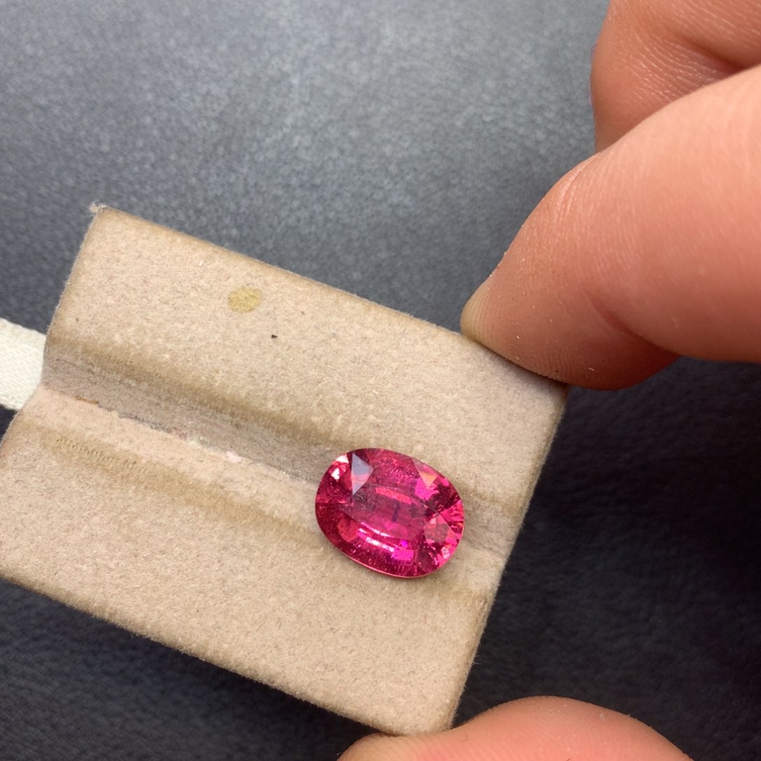 碧玺裸石未镶嵌4.61ct卢比来