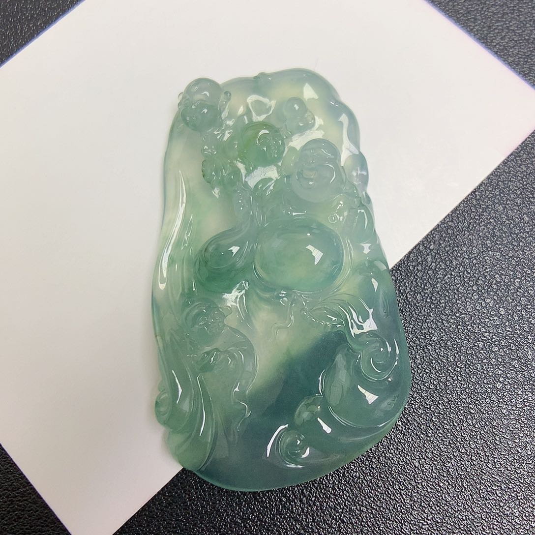 翡翠颈饰未镶嵌布袋佛