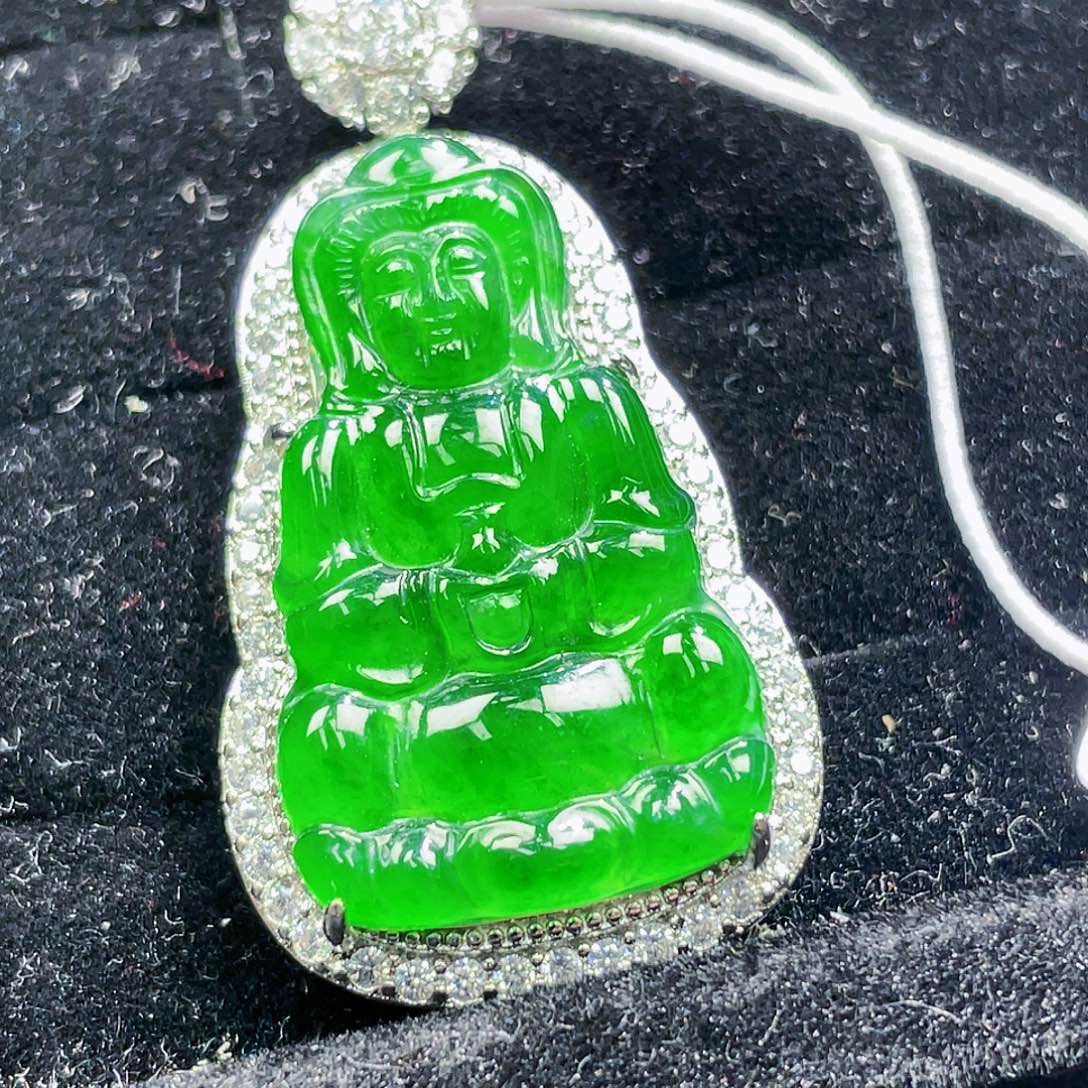 翡翠颈饰未镶嵌92，