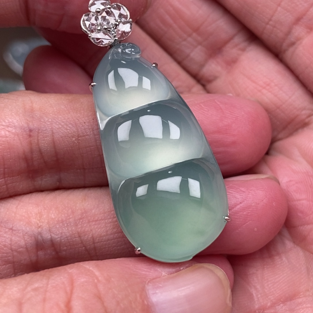 翡翠18K金镶嵌颈饰濠*豆子