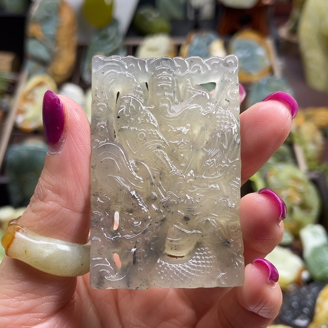 蛇纹石玉颈饰未镶嵌岫玉关公