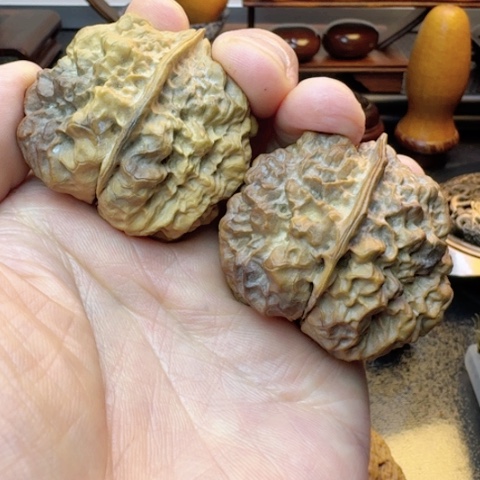 文玩核桃吊坠吉**?上古蛤蟆头