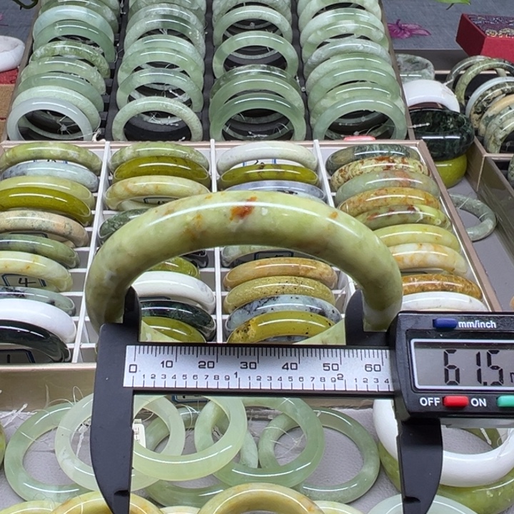 蛇纹石玉未镶嵌手镯17